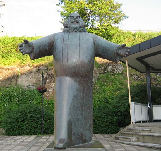Petter Dass statuen i Sandnessjøen